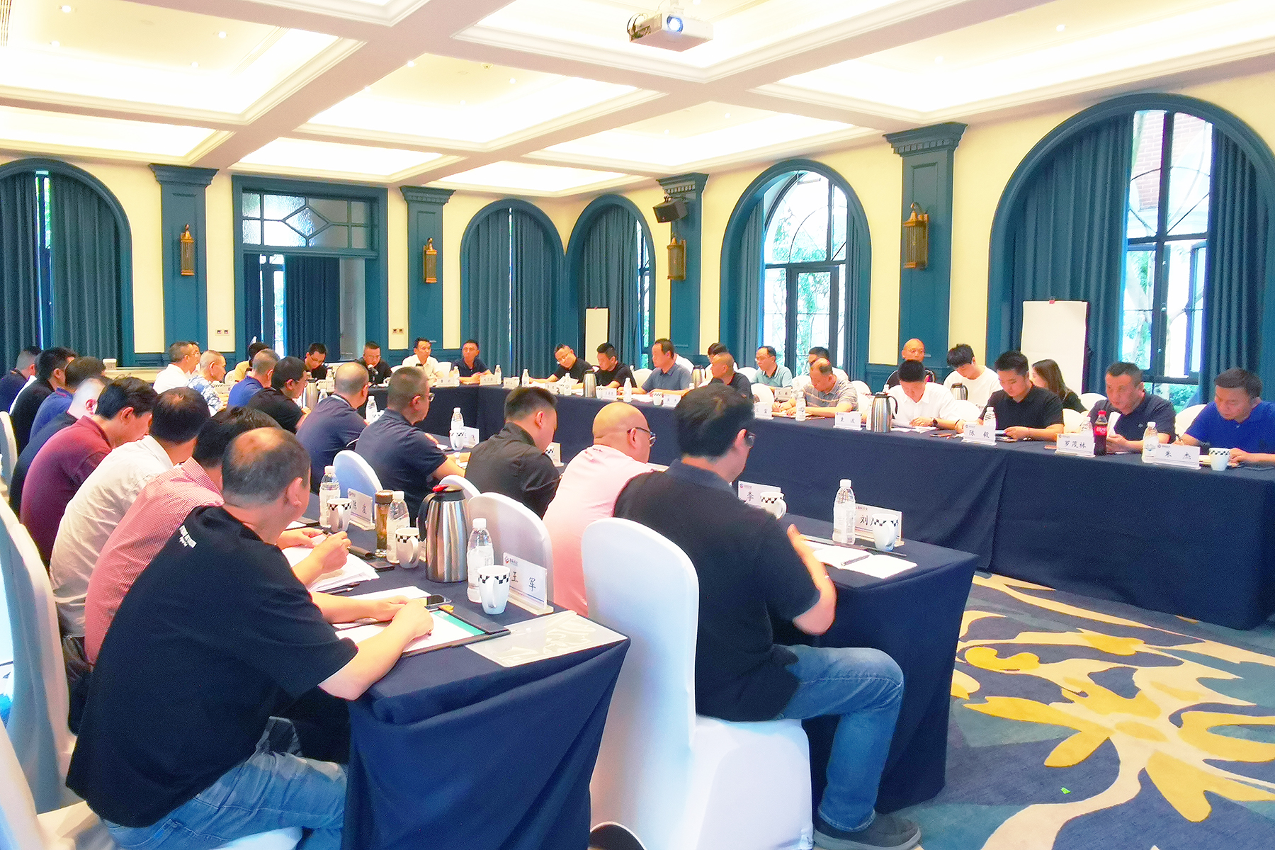 深刻做好政策钻研  助力企业时效发展——瓦力游戏运业召开干部互换进建会