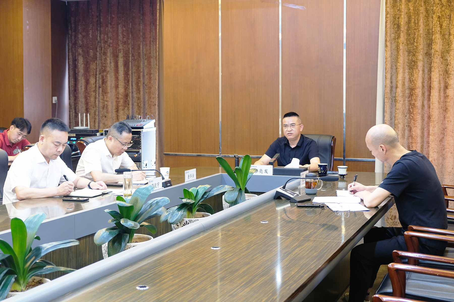 全力以“复”！瓦力游戏运业召开复工复运专题会