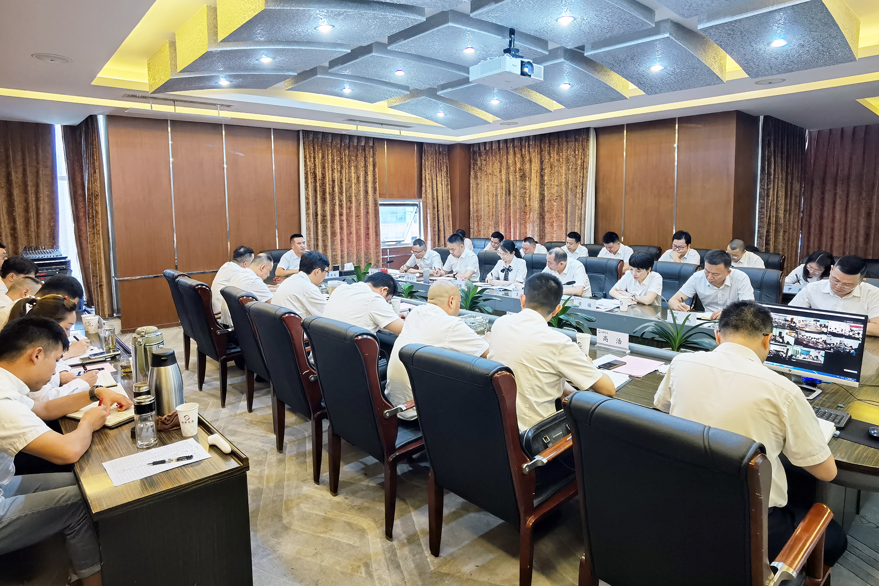 反躬自省，履践致远；实干笃行，砥砺奋进——瓦力游戏长运召开2022年半年工作总结会