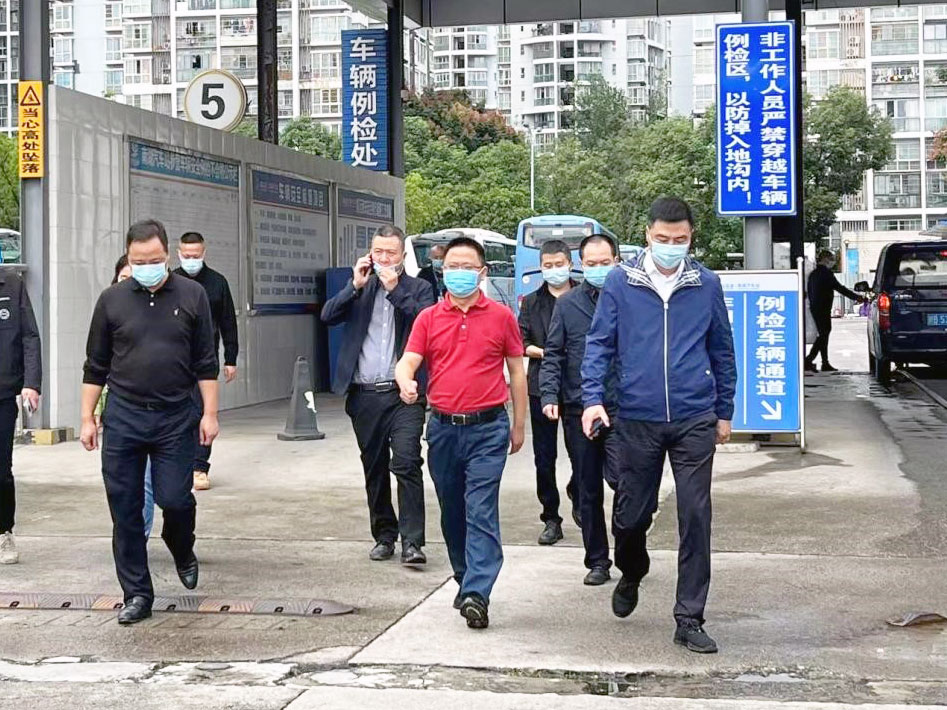 绵阳市交通运输局局长谭谱到瓦力游戏运业绵阳公司、南湖汽车站进行国庆“黄金周”前安全出产及疫情防控查抄