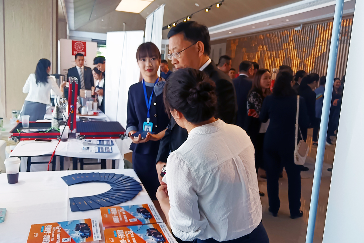 天府行国旅：全力发展机场专线项目推广工作